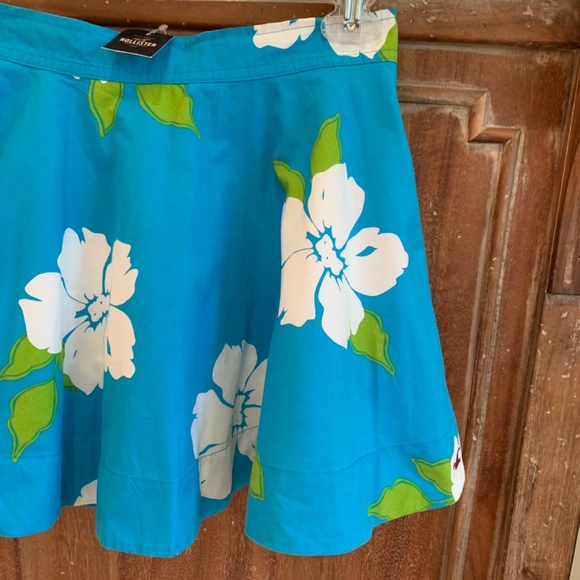 Hollister Blue Flower Cotton Mini Skirt Size Medium - Picture 2 of 8